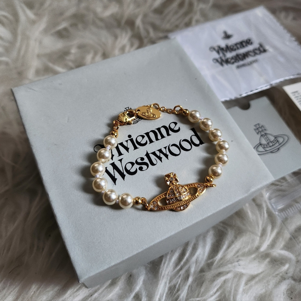 Vivienne Westwood Gold Saturn Pearl Bracelet